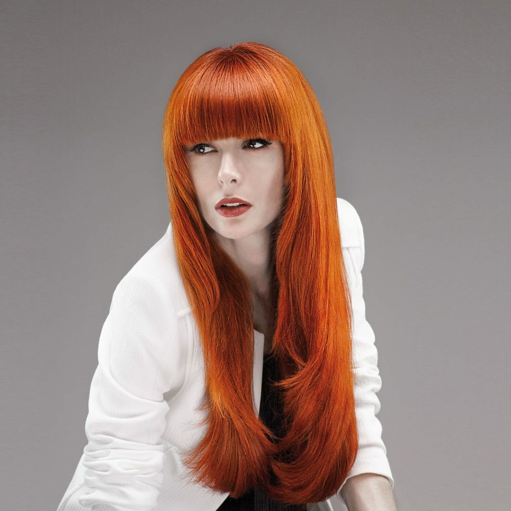 Redhead woman with extensions